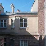 Calm Apt In Champ De Mars